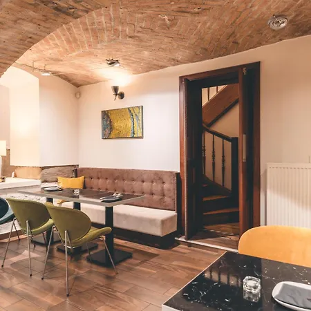 Fortune Boutique Old Town Apartment *