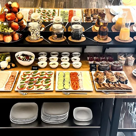 Fortune Boutique Old Town 4* بوزنان